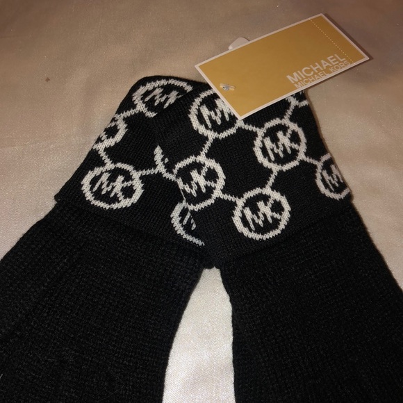 Michael Kors Black Cream Knit Gloves With Fold Over Cuff With MK Logo NWT - Picture 9 of 15